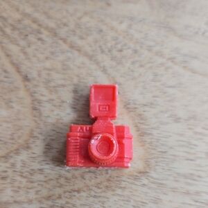 1/5$ 4/15$ 6/20$ Barbie Vintage  Miniature Red Camera Toy